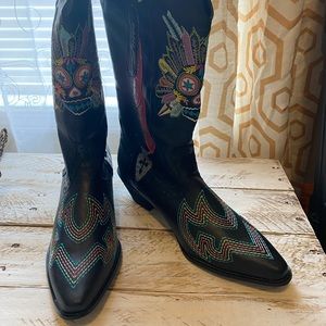 Never worn Via Veneto boots